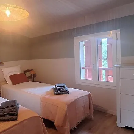Semesterbostad Pegartea Mendionde